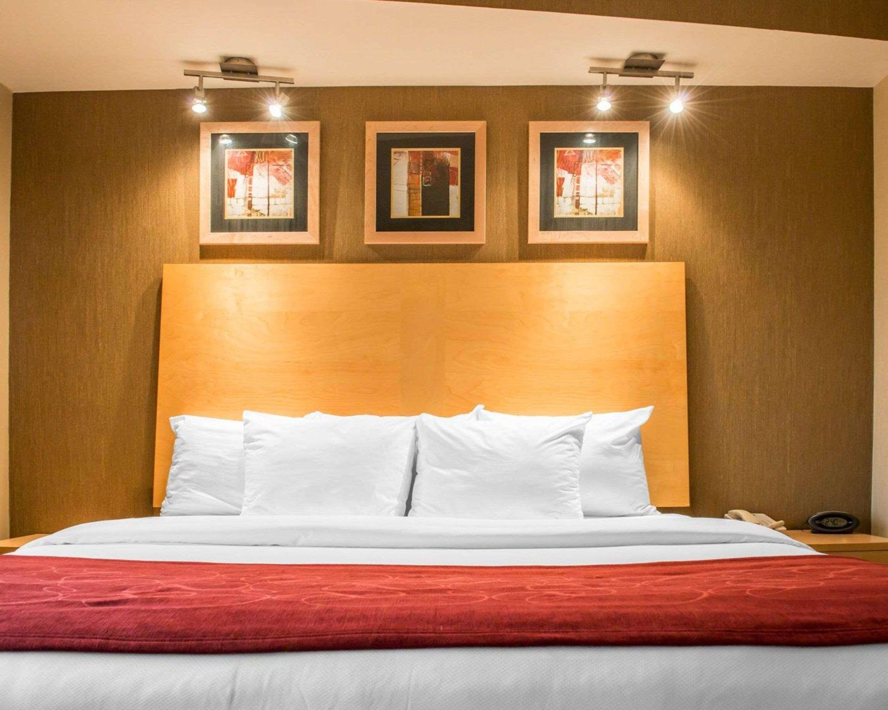 Comfort Suites Monroeville Exterior foto