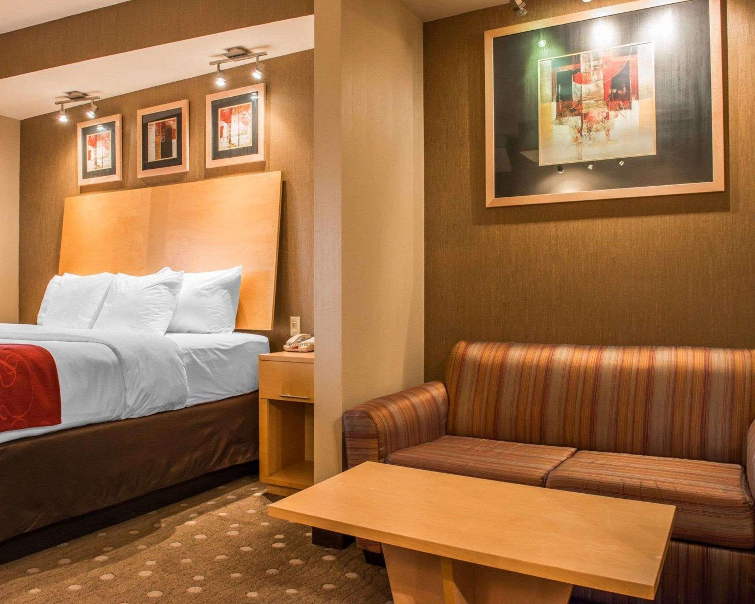 Comfort Suites Monroeville Exterior foto