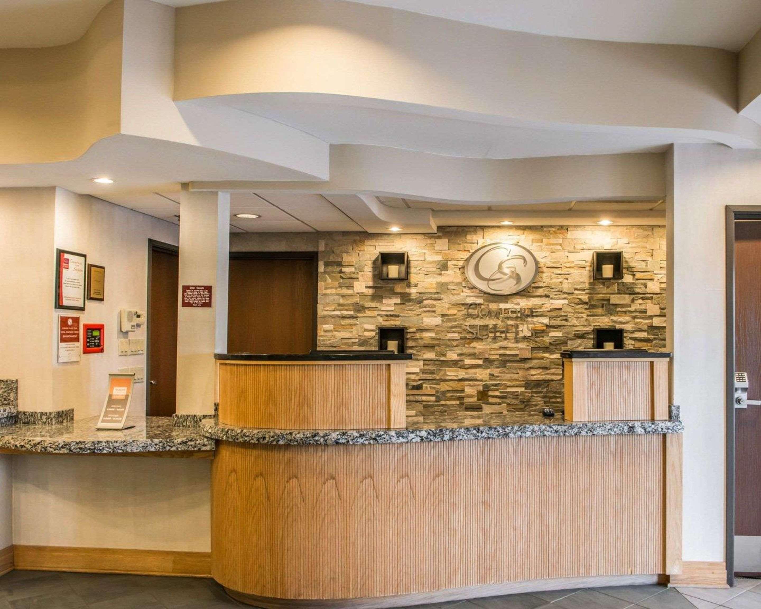 Comfort Suites Monroeville Exterior foto