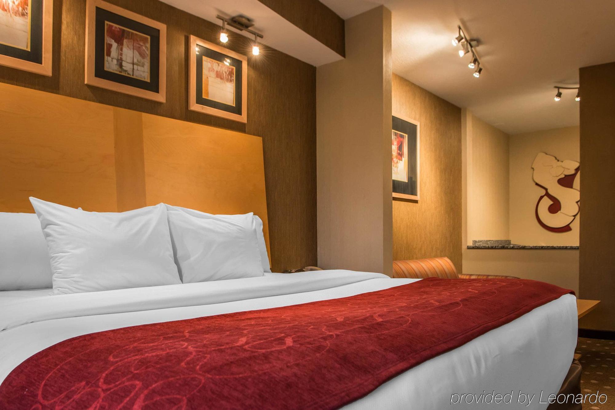Comfort Suites Monroeville Exterior foto